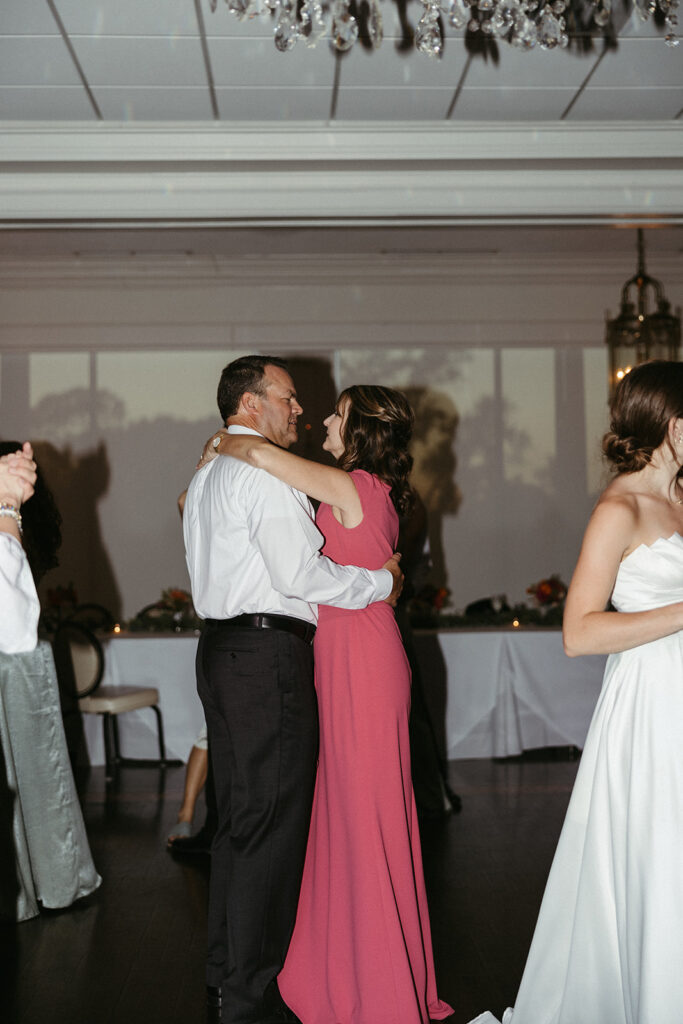 guests dancing at the wedding 